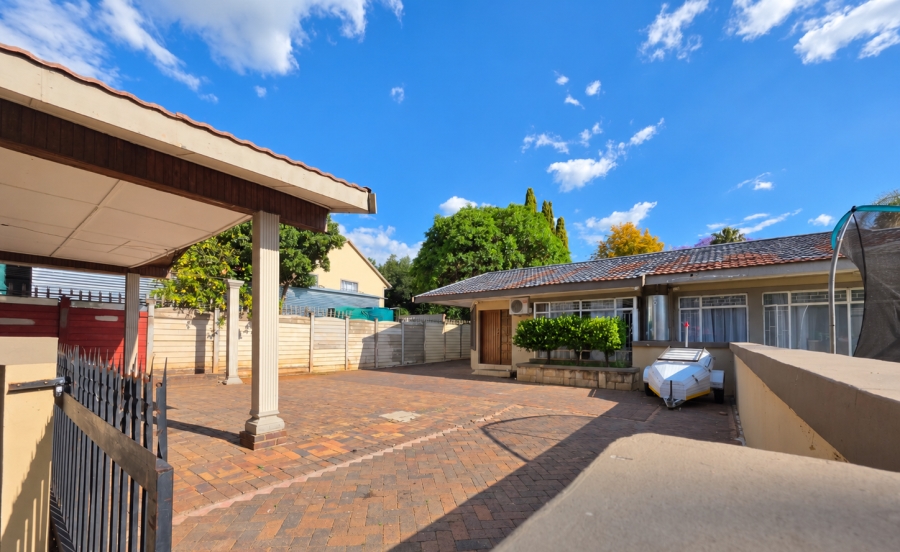 4 Bedroom Property for Sale in Wilkoppies North West